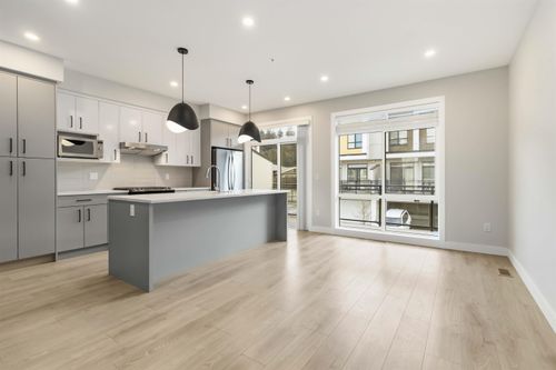 211-46150 Thomas Rd, Chilliwack, BC, V2R6B3 | Card Image