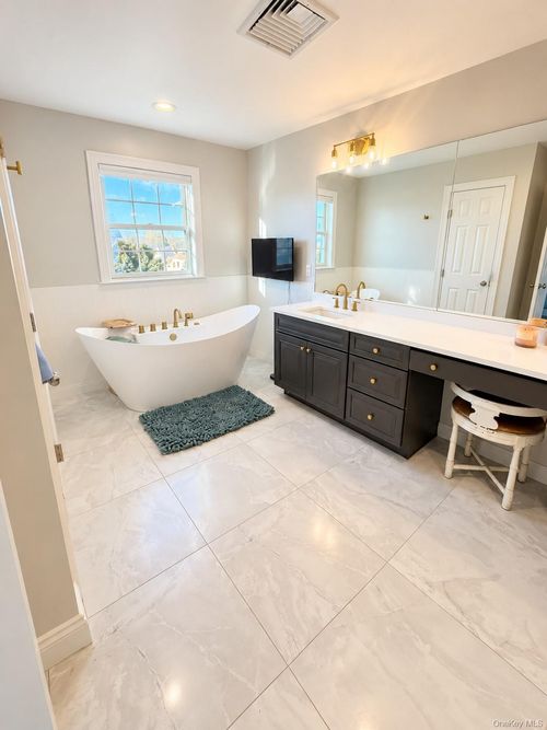 47 Deangelis Dr, Monroe, NY, 10950-3027 | Card Image