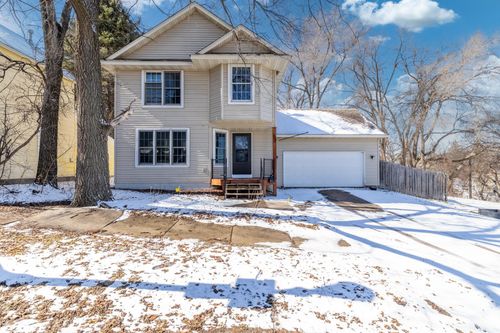 657 Oakdale Ave, Saint Paul, MN, 55107-3057 | Card Image