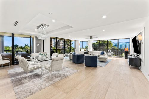 404-2427 Presidential Way, West Palm Beach, FL, 33401-1306 | Card Image