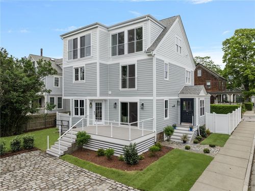 104 2nd St, Newport, RI, 02840-8525 | Card Image