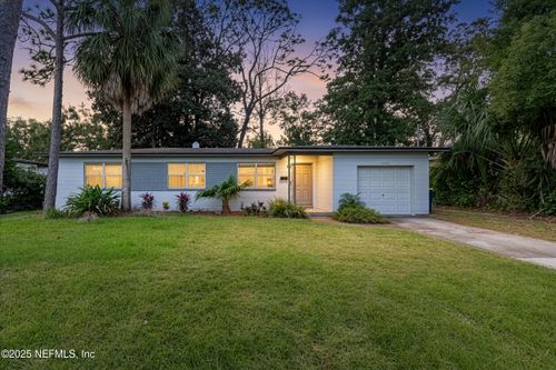 6544 Blackwood Dr, Jacksonville, FL, 32277-3635 | Card Image