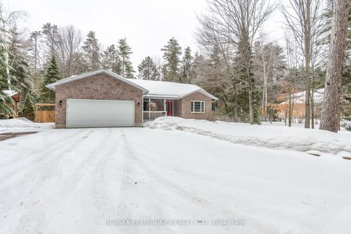 6 Steffen St, Petawawa, ON, K8H3L8 | Card Image