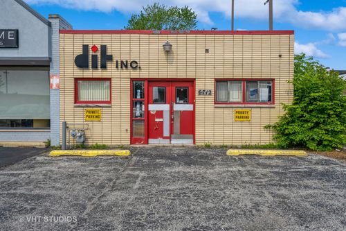 6712 N Crawford Ave, Lincolnwood, IL, 60712-3508 | Card Image