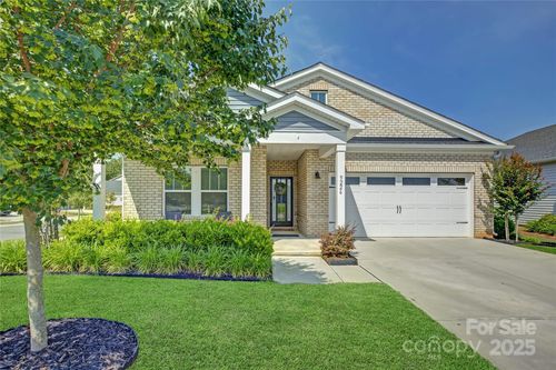 9226 Dunwich Dr, Gastonia, NC, 28056-9522 | Card Image