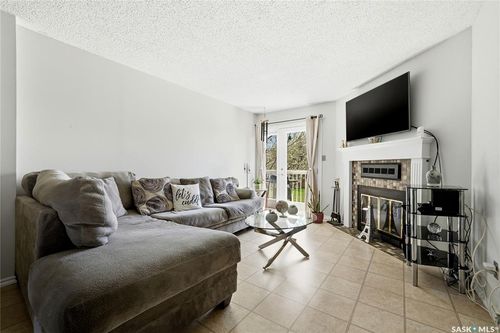 6427 Rochdale Boulevard, Regina, SK, S4X2Y9 | Card Image