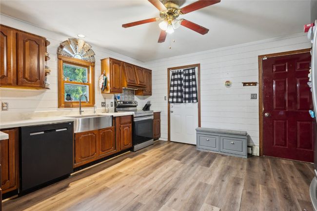 218 5 Th Ave Se, House other with 5 bedrooms, 2 bathrooms and null parking in Independence IA | Image 4