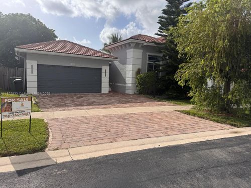 1281 Ne 41st Pl, Homestead, FL, 33033-5858 | Card Image