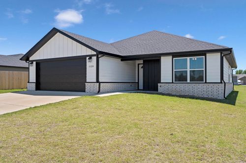 1120 Center Court Cir, Grove, OK, 74344-5150 | Card Image