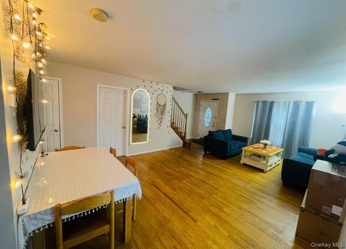 200-11 Gores Dr, Mastic, NY, 11950-2007 | Card Image