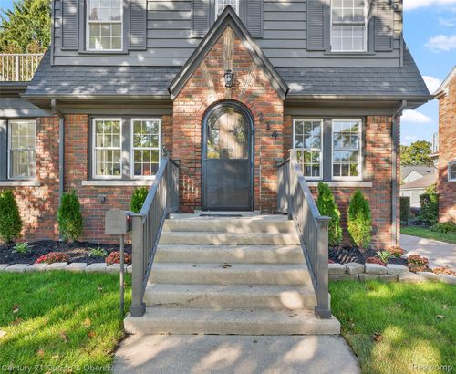 214 Meridan St, Dearborn, MI, 48124-5301 | Card Image