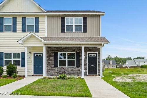 400 Justice Farm Dr, Sneads Ferry, NC, 28460-4704 | Card Image