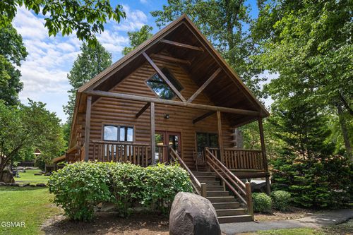 169 White Oak Way, Gatlinburg, TN, 37738-6256 | Card Image