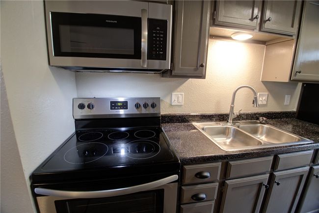 APT-1034 - 1510 W North Loop Blvd, Condo with 0 bedrooms, 1 bathrooms and 1 parking in Austin TX | Image 4