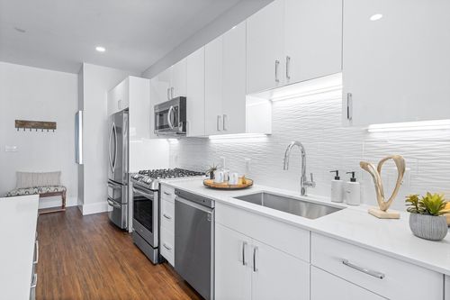 402-205 Maverick St., Boston, MA, 02128 | Card Image
