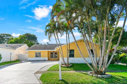 5734 Lincoln Cir E, Lake Worth, FL, 33463-6757 | Card Image