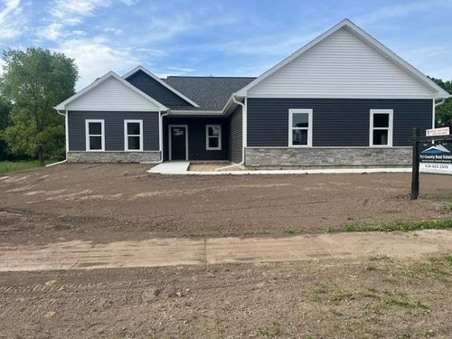 190 Deer Run Dr, Fall River, WI, 53932-8934 | Card Image
