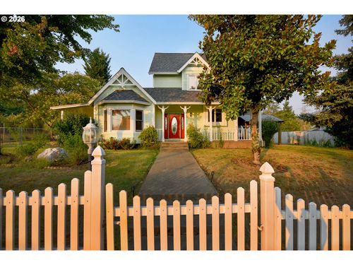 340 2nd St, Oakland, OR, 97462 | Card Image