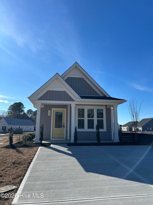 724 Savinwood Trl Ne, Bolivia, NC, 28422-8948 | Card Image