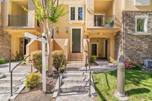 4353 Fitzwilliam St, Dublin, CA, 94568-4575 | Card Image
