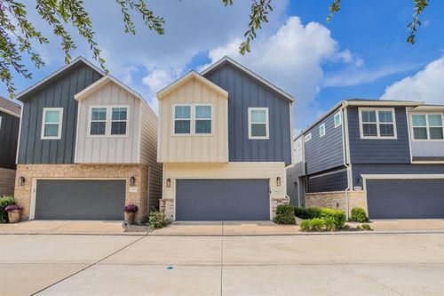 9917 Brickhouse Dr, Houston, TX, 77080-3217 | Card Image