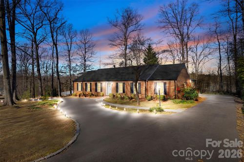 224 Lake Dr E, Thomasville, NC, 27360-2623 | Card Image