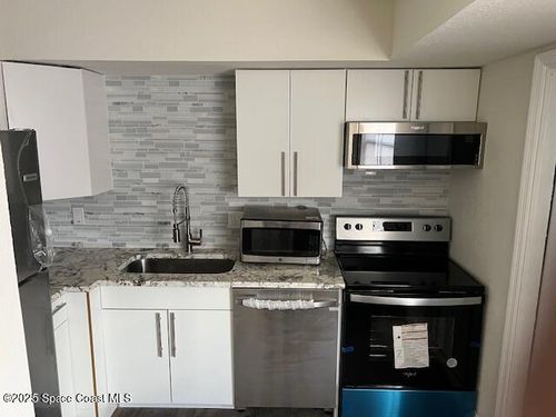 35-35 Elton St, Melbourne, FL, 32935-6749 | Card Image