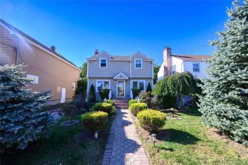 203 Holly Ave, Hempstead, NY, 11550-5211 | Card Image