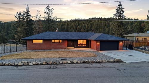 7211 E South Riverway Ave, Spokane Valley, WA, 99212-1537 | Card Image