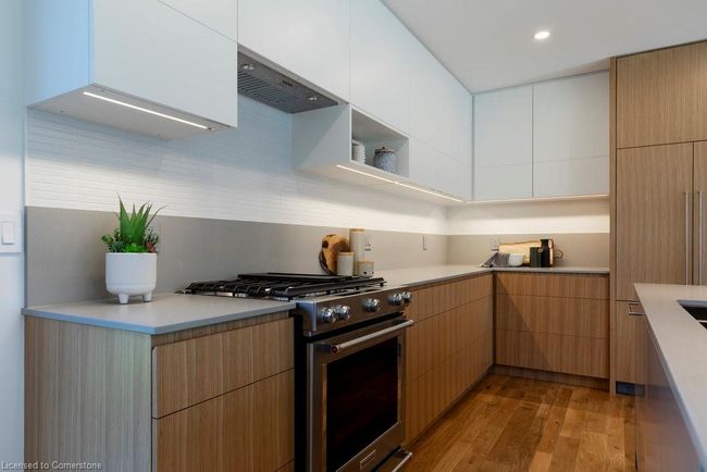 315 Park St W, House other with 5 bedrooms, 3 bathrooms and 2 parking in Dundas ON | Image 5