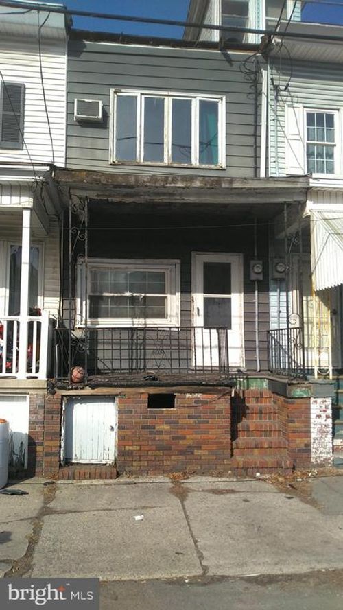 1033 E Centre St, MAHANOY CITY, PA, 17948-2908 | Card Image