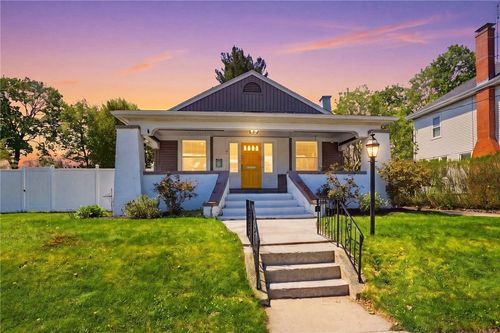 22 Waldron Ave, Cranston, RI, 02910-5315 | Card Image