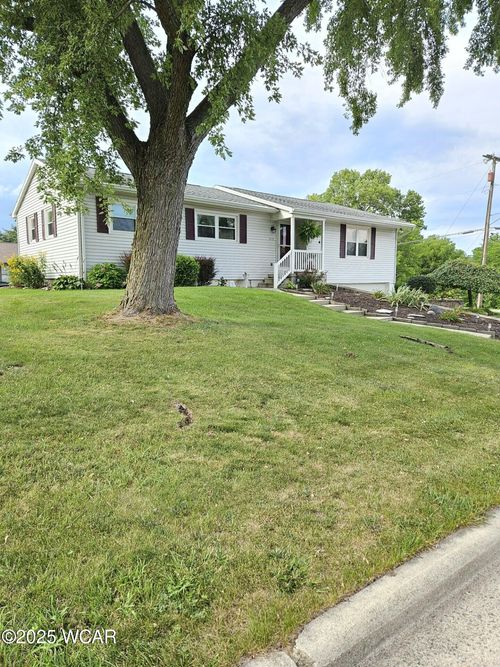 215 Hillcrest Dr, Bluffton, OH, 45817-1132 | Card Image