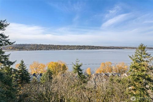 1409 N 24th St, Renton, WA, 98056-2560 | Card Image