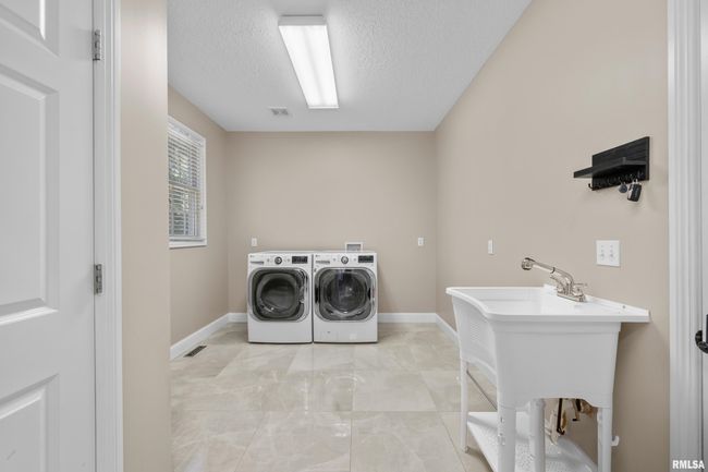 7 Pinehurst Ct, House other with 4 bedrooms, 4 bathrooms and null parking in Coal Valley IL | Image 31
