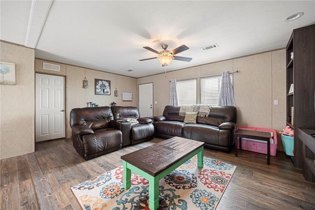 170 Gin Rd, House other with 3 bedrooms, 2 bathrooms and null parking in Woodsboro TX | Image 8