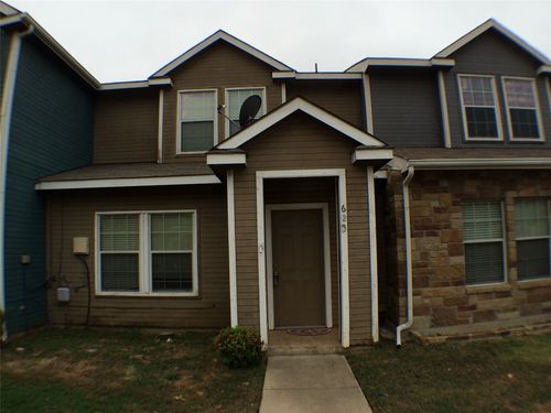 623 W Union Bower Rd, Irving, TX, 75061-7587 | Card Image