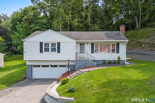 111 Juniper Ridge Dr, Waterbury, CT, 06708-1934 | Card Image