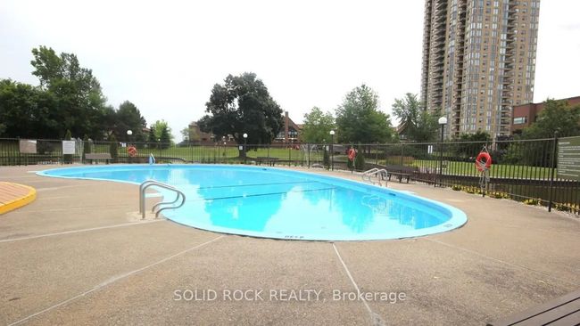 403 - 250 Brittany Dr, Condo with 3 bedrooms, 1 bathrooms and null parking in Ottawa ON | Image 24