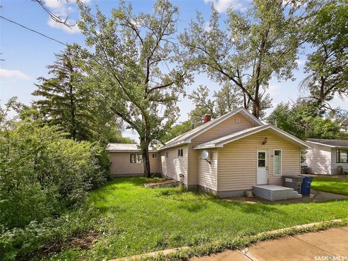 510 5 St, Chaplin, SK, S0H0S0 | Card Image