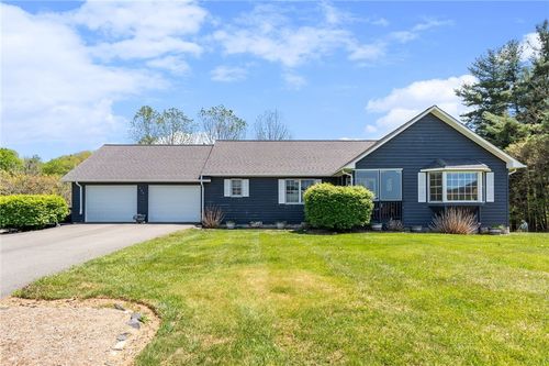 133 Country Air Ln, West Jefferson, NC, 28694-7377 | Card Image