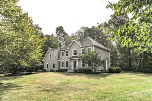 90 Tall Timbers Rd, Middletown, CT, 06457-7117 | Card Image