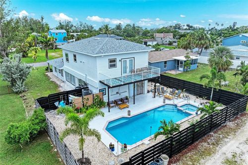 580 Russell St, LONGBOAT KEY, FL, 34228-1058 | Card Image