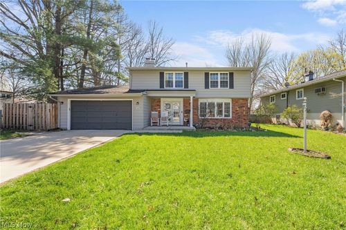 329 Baldwin Dr, Berea, OH, 44017-2623 | Card Image