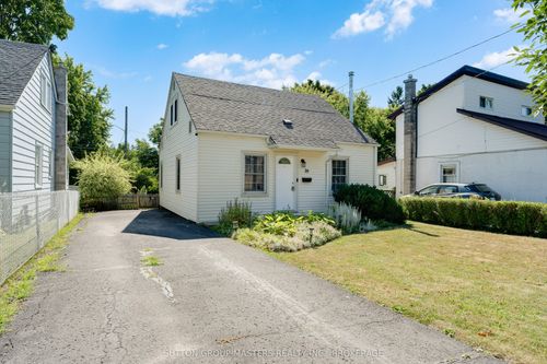 39 Lorne St, Kingston, ON, K7K4L6 | Card Image