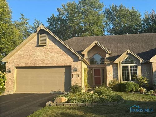 8553 Stone Oak Dr, Holland, OH, 43528-8197 | Card Image