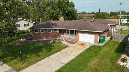 7815 Carolina St, Merrillville, IN, 46410-3690 | Card Image