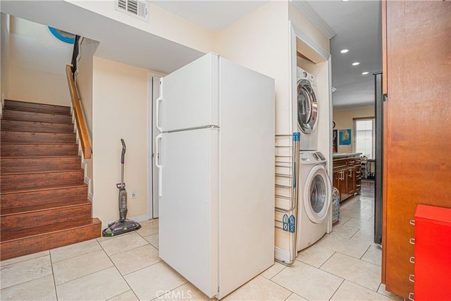 10712 Knott Ave, Condo with 2 bedrooms, 2 bathrooms and 2 parking in Stanton CA | Image 8