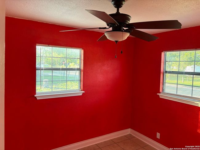 401 W Lindbergh Blvd, House other with 4 bedrooms, 1 bathrooms and null parking in Universal City TX | Image 11
