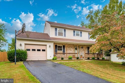 8413 Mountain Laurel Ln, GAITHERSBURG, MD, 20879-1555 | Card Image
